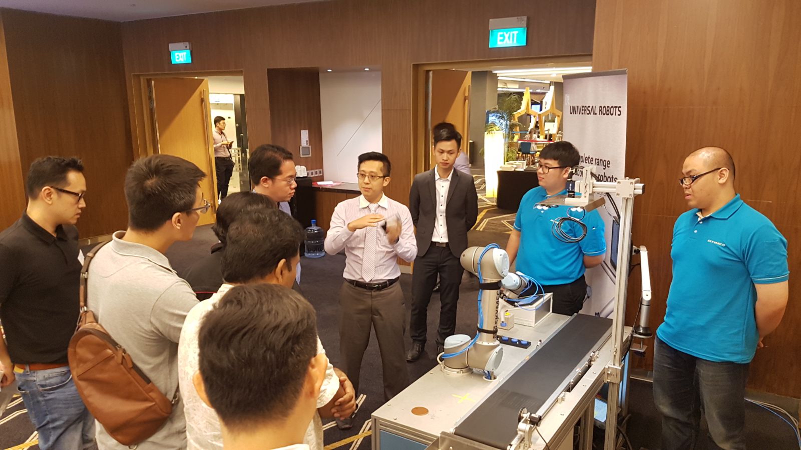 Live demonstration of 3D printing suction end-of-arm-tooling