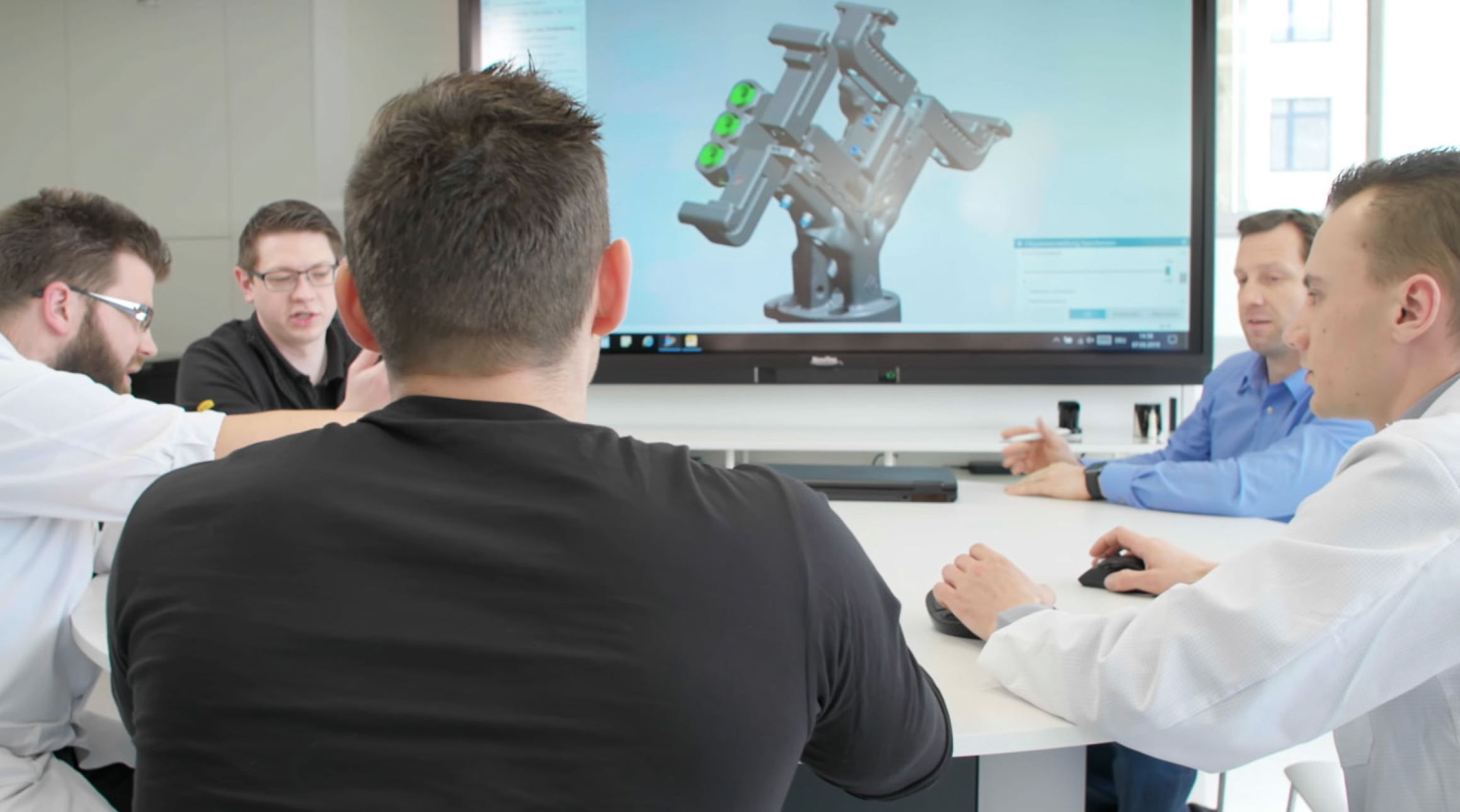 The Innovation Laboratory tests and develops solutions using disruptive technologies, to improve and accelerate processes, aiding employees in their work.