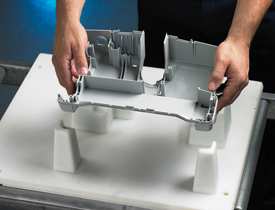 BMW đã thay thế định vị nhôm bằng định vị nhựa nhiệt dẻo ABS in 3D FDM.
